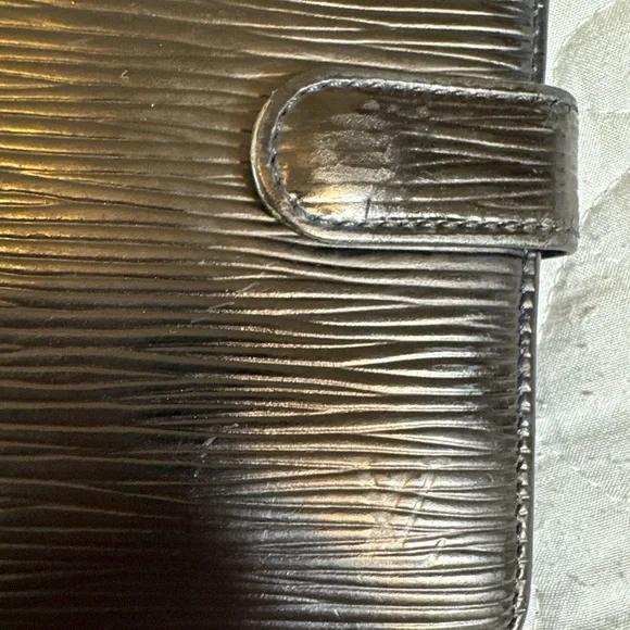 Louis Vuitton Epi Porte-Billets Black Leather Compact Wallet - Picture 3 of 16